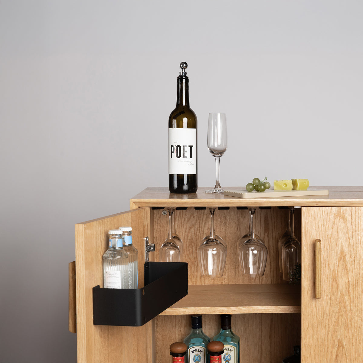 Neat Home Bar
