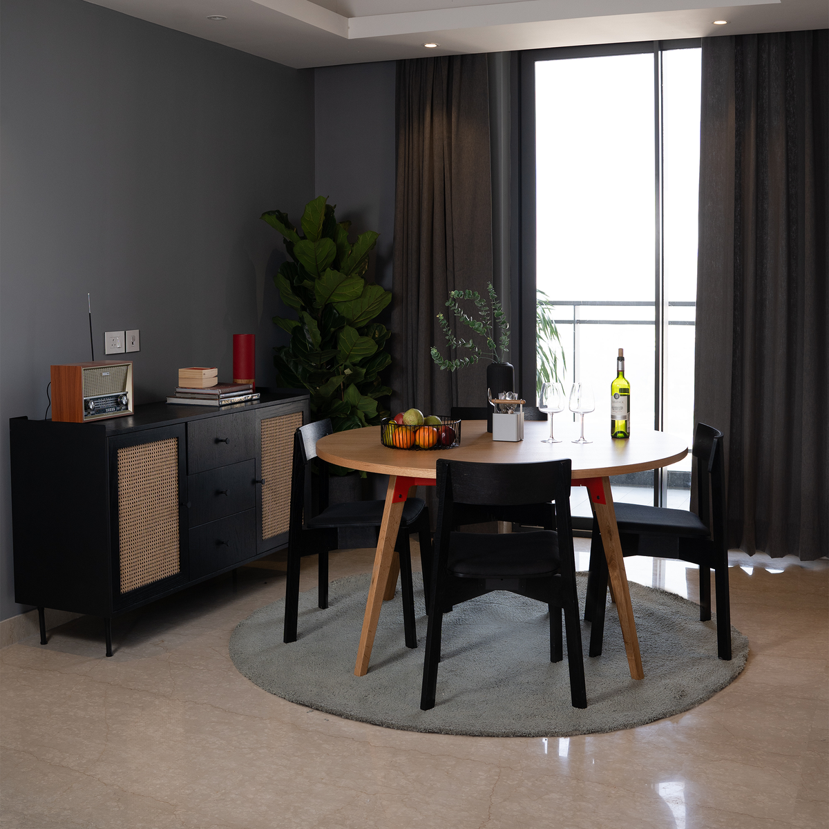 Neo Dining Table