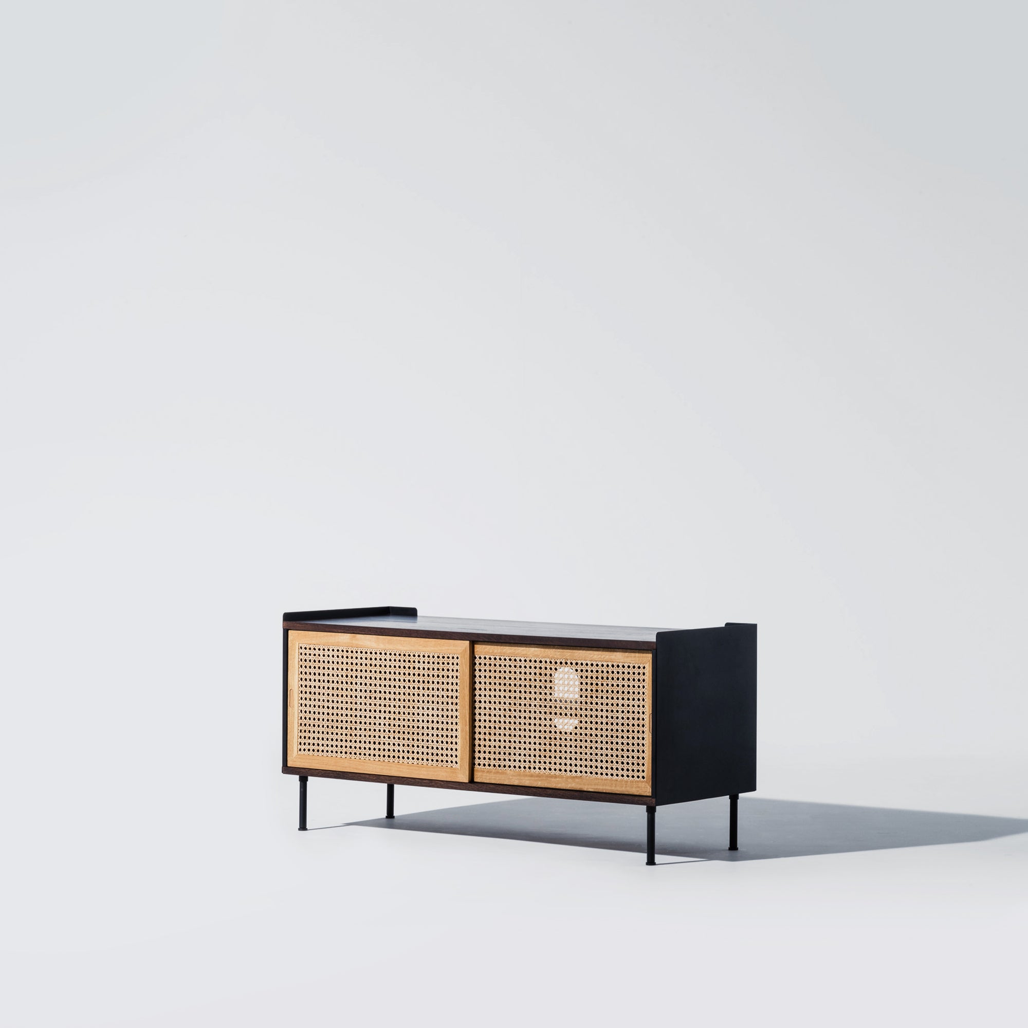 Wrap Wicker Console M - Dark Oakwood/Space Black