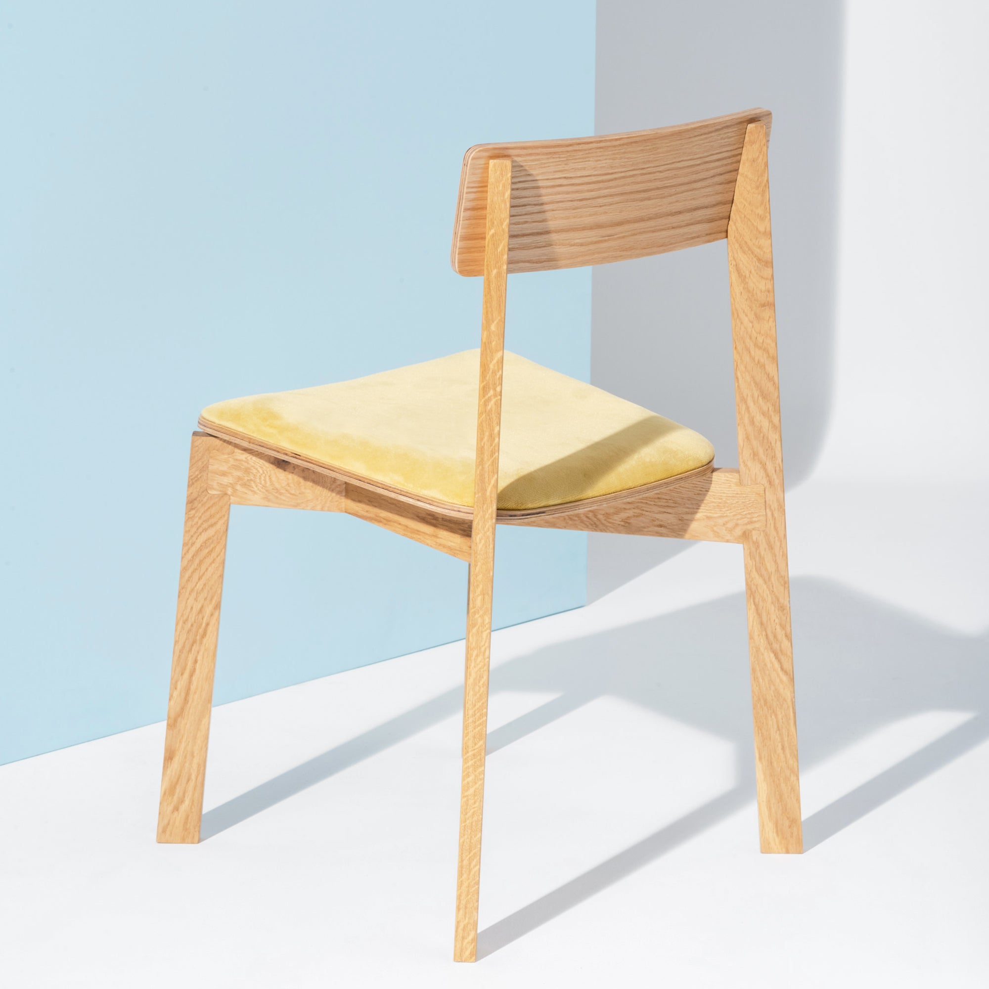 Sono Chair - Black Stained Oakwood / Ebony Black Fabric