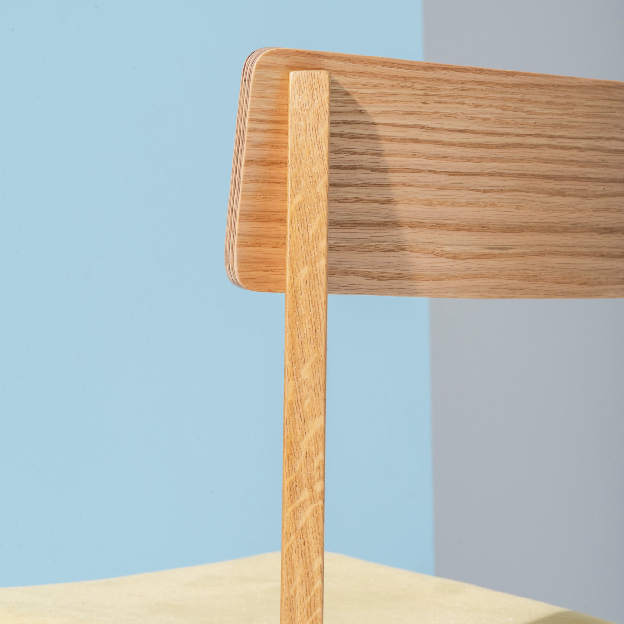 Sono Chair - Black Stained Oakwood / Black Leatherite