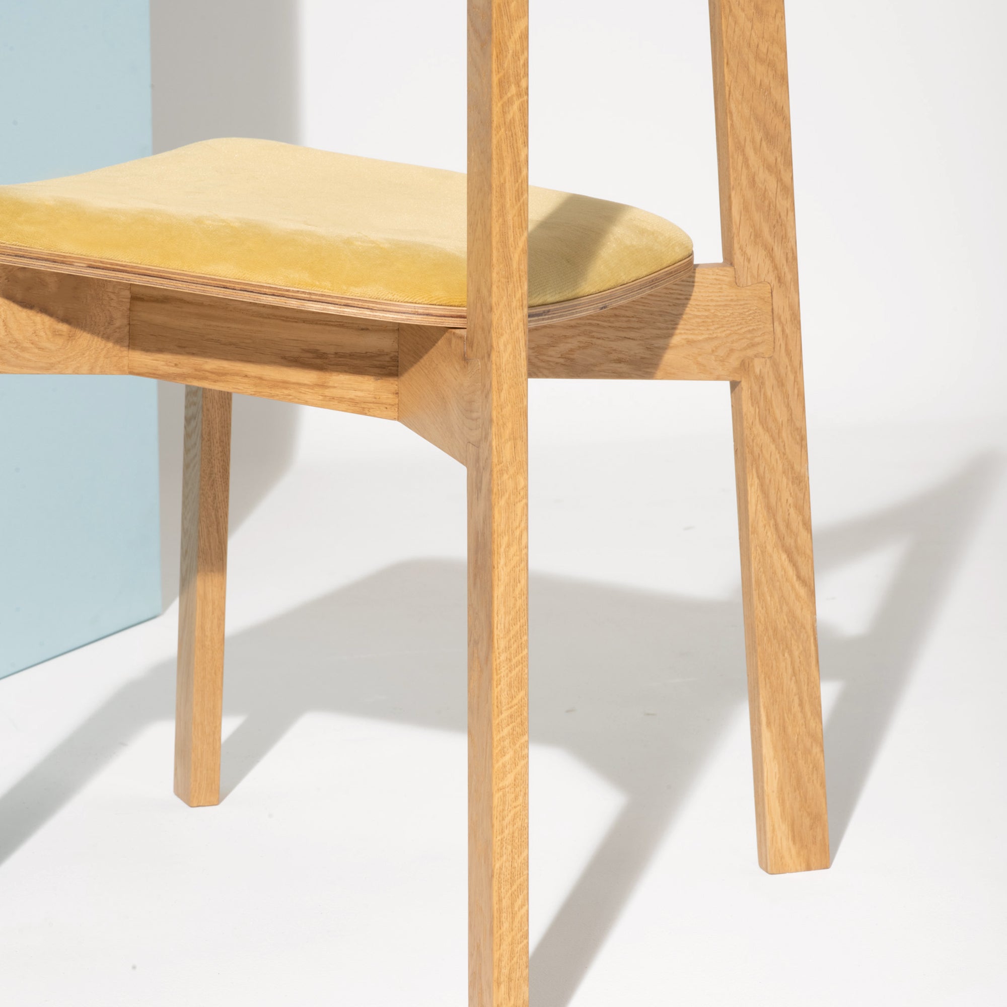 Sono Chair - Black Stained Oakwood / Black Leatherite